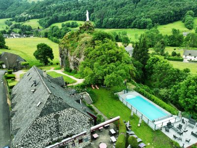 Auberge de l'Aspre Fontanges - Piscine chauffée